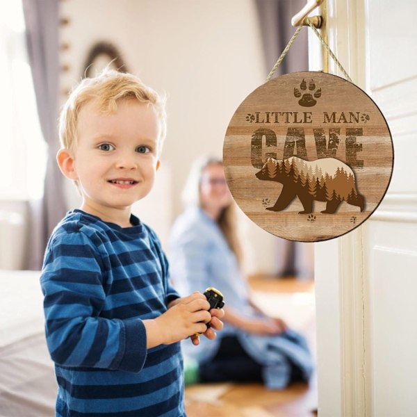 Liten Man Cave-skylt i trä för babyrumsinredning, rustik bondgårdsbjörn väggkonstdekor hängande dekor för barnrum (B) B