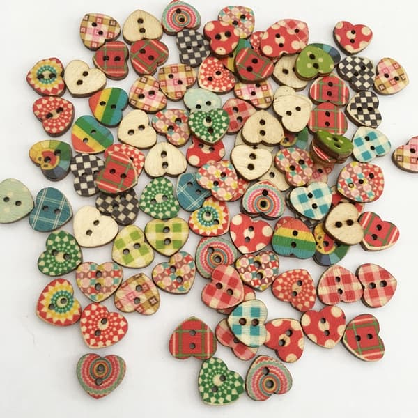 Hjerteformede knapper - 100 stk. 16*18mm træfarvede 2-hullers assorterede dekorative knapper