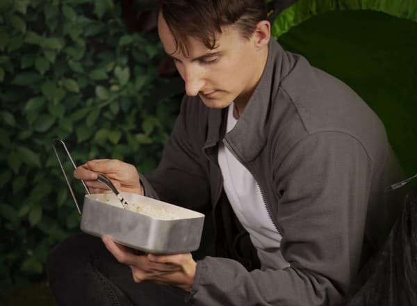 Sæt med 2 madkasser i rustfrit aluminium til camping og madlavning