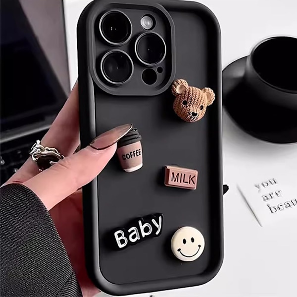 iPhone Skal, 3D Söt Kaffe Björn Kameralinsskydd Stöttåligt Skyddsskal (iPhone 15 Pro Max, Vit) White