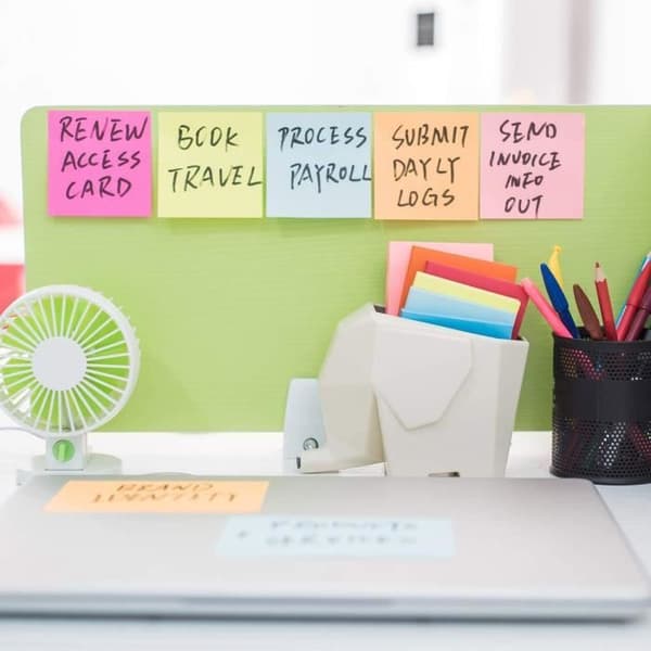 Post-it Notes - Intet navn - 16 pakker - 8 levende farver - 100 ark pr. blok - 76x76 mm