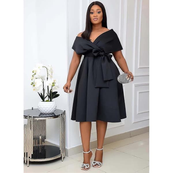 Dam Off Shoulder V-ringad Afton Cocktail