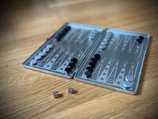 Magnetisk Backgammon / Rejsebackgammon i lommeformat Kompatibel med brætspil