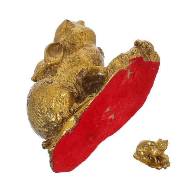Liten messingkaninskulptur for dekor som symboliserer lykke