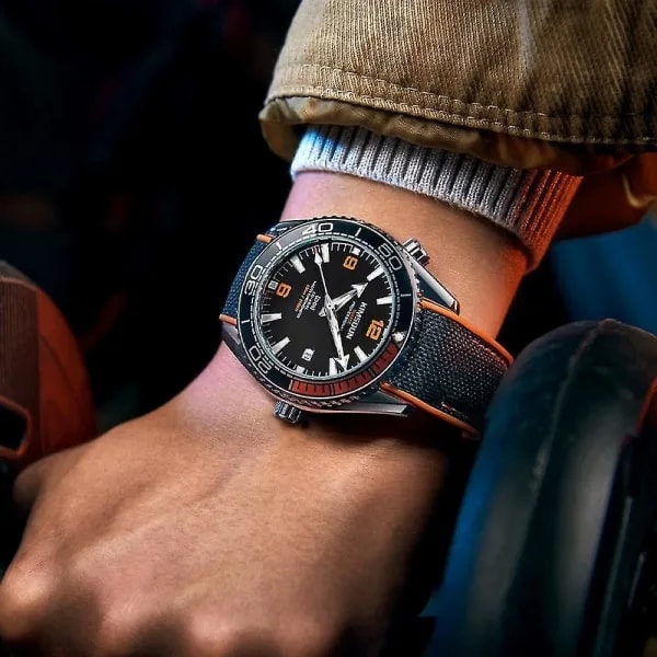 Automatisk mekanisk klocka i rostfritt stål med NH35-urverk, safirglas, nylonarmband, elegant klockmärke