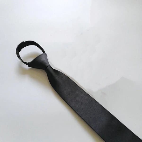 Løs krave til kvinder, lat sort slips til mænd, formel skjorte til mænd, Vi One lynlåsslips