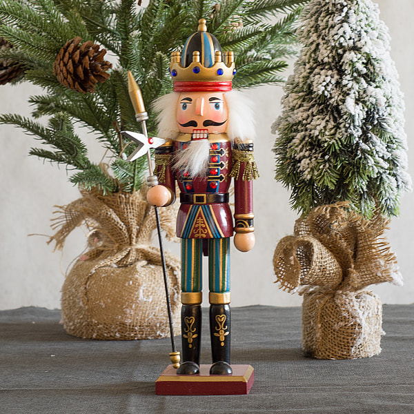 Nötknäppare i trä, 30 cm hög juldekoration