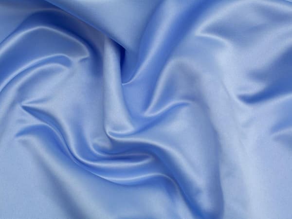 Minerva Classique Duchess Satin Tyg Himmelsblå - per meter Sky Blue