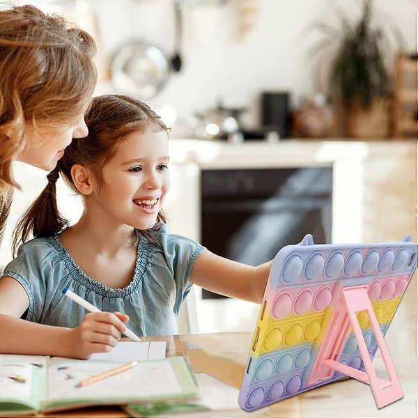 Fidgetleksaksfodral för iPad 8:e/7:e/9:e generationen 2020/2019/2021, [2-pack] Heltäckande skyddsfodral Mini nyckelring, Stöttåligt surfplattefodral med [J]
