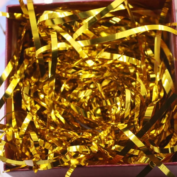 200 gram metallisk strimlet papir (gull), perfekt for dekorasjon