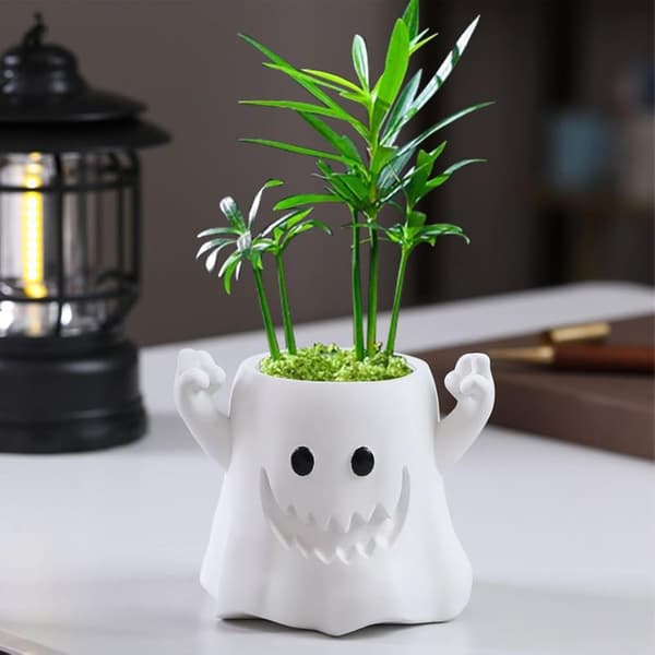 Generisk gotisk hartsblomkruka, växtbehållare, heminredning (J)
