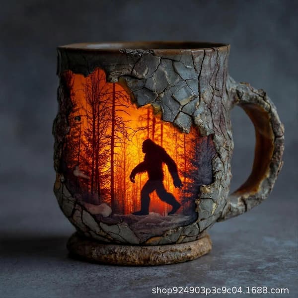 Mugg, Skogsbrandtema Design med Bigfoot eller Häxa Illustration Witch