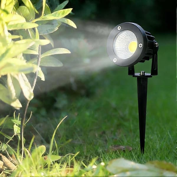 Mustat ulkokäyttöön tarkoitetut LED-kohdevalot maapiikillä kirkastavat puutarhasi tehokkailla ulkokohdevaloilla. Kutsuva ulkotila. 7W White Light