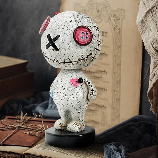 Voodoo-nukke Halloween-patsas 10 cm hartsi figuriini