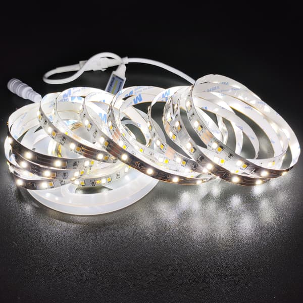 LED-strips Varmhvite LED-lys, med fjernkontroll (3 meter)
