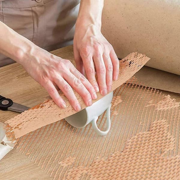 4 rullar återvunnet packpapper 12 tum x 33 fot eko bikakepapper för flyttförpackning återvinningsbart dämpningsmaterial Brown