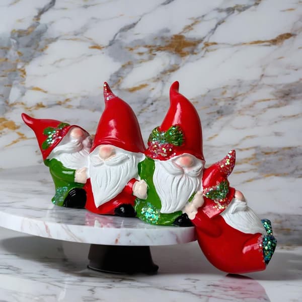 Miniatyr julepynt, utsøkte samleobjekter miniatyrnissefigurer, 12 cm høy (J)