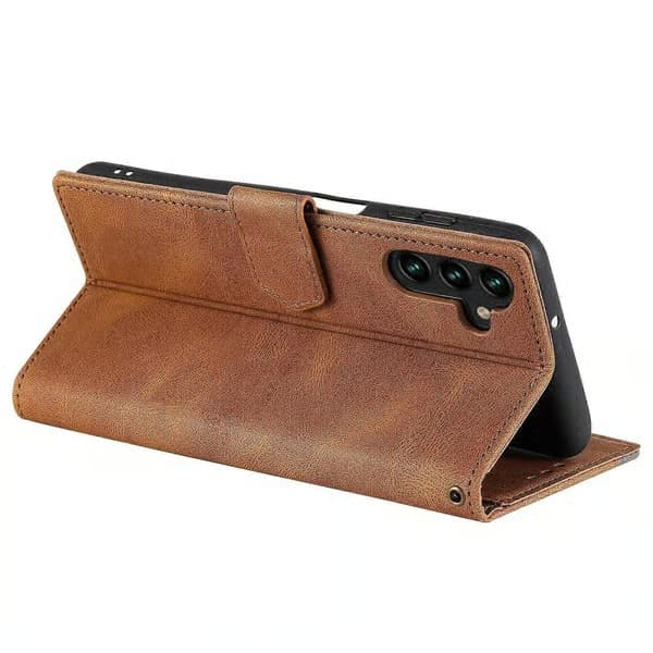 Samsung Galaxy A17 5G Plånboksfodral i Läder med Sömmar och Handledsrem Brown