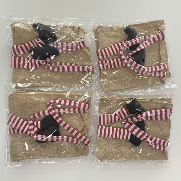 4 stycken tecknade randiga julklappspåsar