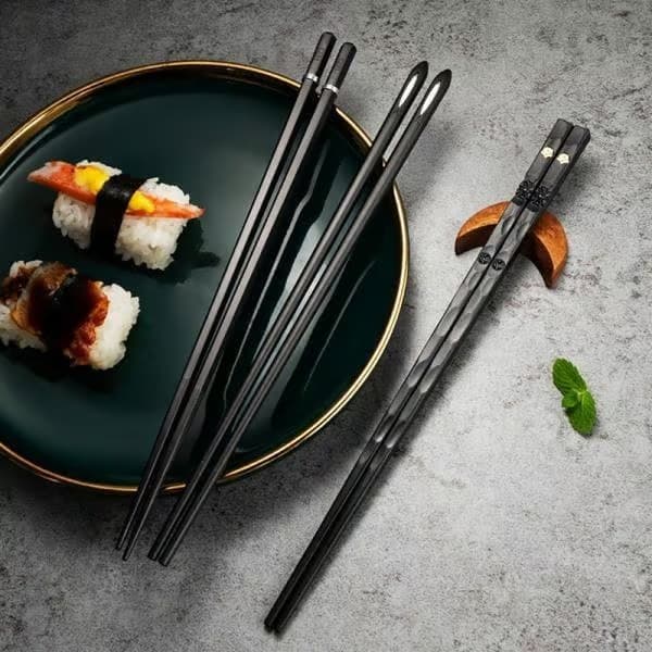 Ätpinnar i legering, graverade, halkfria, återanvändbara sushipinnar