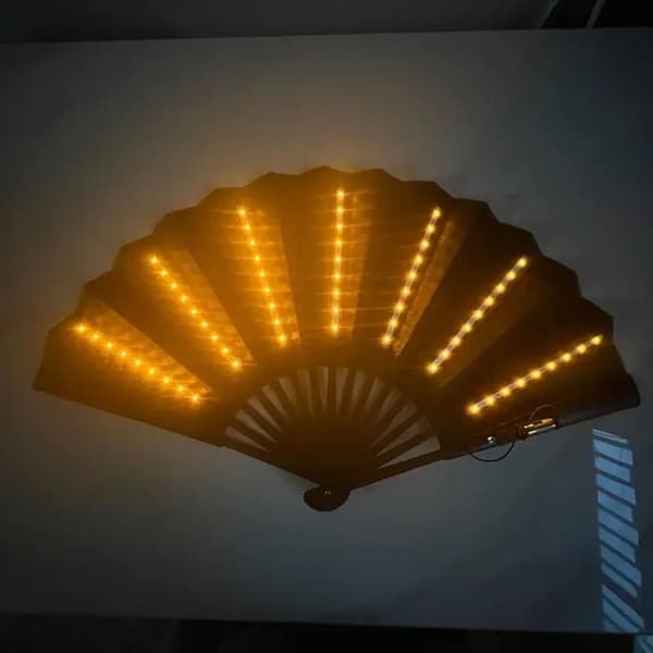 Glow Foldbar LED-vifte Danse Lys Vifte Natteforestilling Glød i Mørket Festtilbehør, Gul Yellow