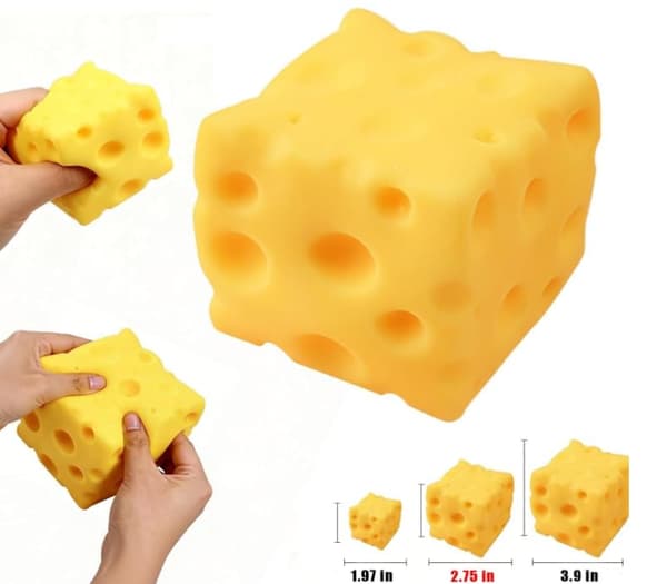 Gul ost klemmeleke, myk nyhet, tema osteterninger squishy 2.75 (medium) Medium