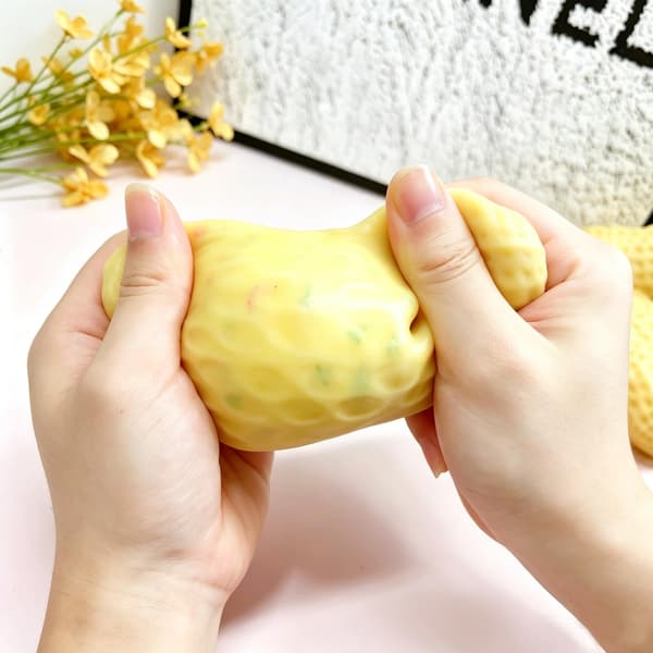 Knaser Peanut Squishy, ASMR Knaser Squishy Fidget Legetøj, Sensorisk Legetøj Golden Yellow