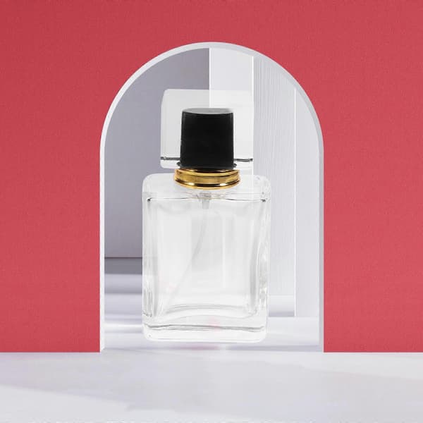Genopfyldelig parfumeflaske i glas med spray til parfume 50ml