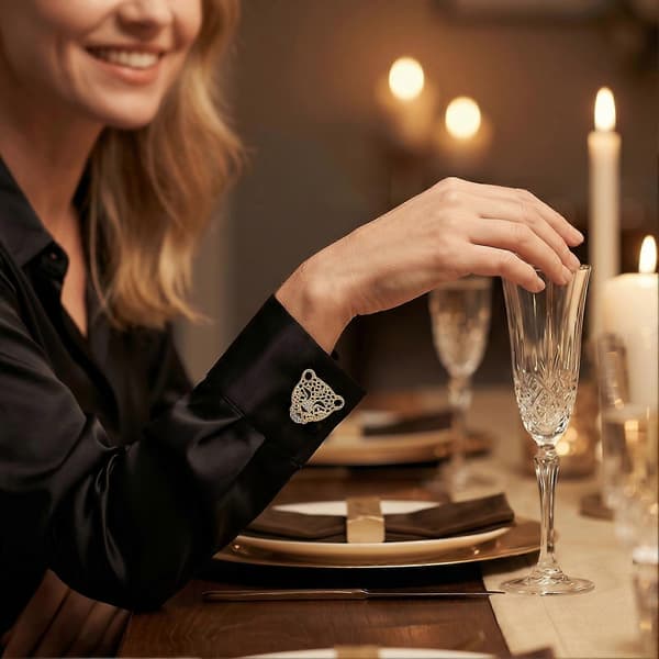 Glitrende Leopard Knapovertræk – Tidløs & Alsidig – til Formelt & Afslappet Silver