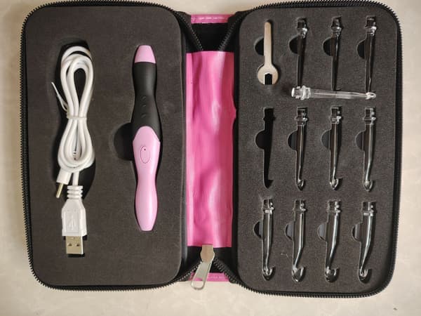 2-i-1 USB oppladbart LED-lys heklenålesett med rosa etui