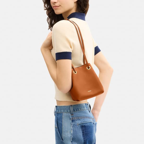 Coach Damväska i läder Jade Drawstring Bucket Bag Amber Brown