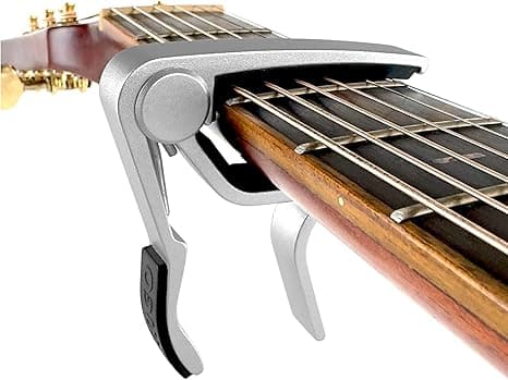 WINGO Gitarr Capo är lämplig för både akustiska och elektriska gitarrer sliver