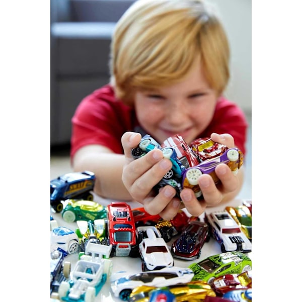 Hot Wheels Leksaksbilar och Lastbilar, 50-pack med Fordon i Skala 1:64 ...