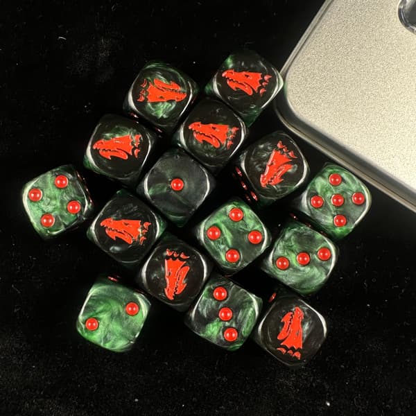 Fire Lizard terningesæt til voksne, 20 stk. 16 mm harpiks grønne terninger til brætspil, grøn og rød Cbrite Design D6 6-sidede terninger i bulk, til krigskamp Fire lizard