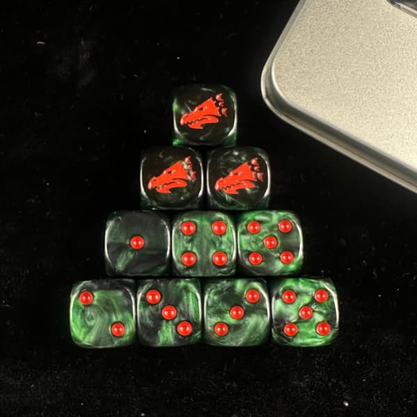 Fire Lizard terningesæt til voksne, 20 stk. 16 mm harpiks grønne terninger til brætspil, grøn og rød Cbrite Design D6 6-sidede terninger i bulk, til krigskamp Fire lizard