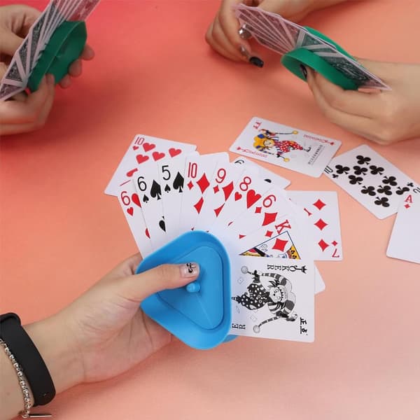 4-pak 4 farver trekantede håndfri pokerholderbakker til spilkort