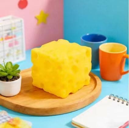 Gul ost klemmeleke, myk nyhet, tema osteterninger squishy (liten) Small