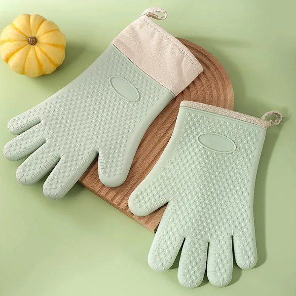 Silicone Anti Scald and Anti Slip Gloves Thickened High-temperature Microwave Oven Insulation Gloves Kitchen Baking Tools