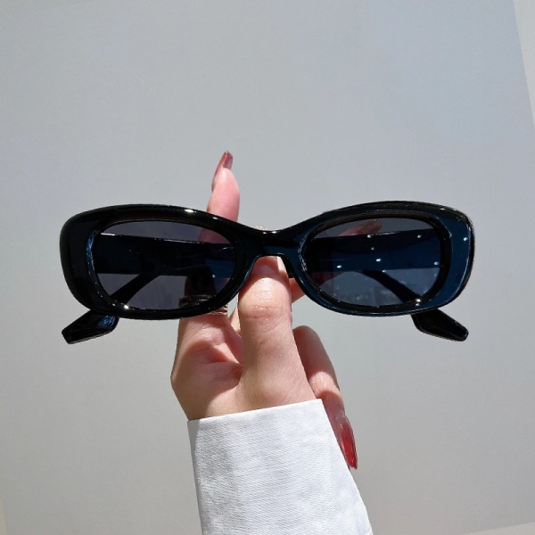 KAMMPT Small Oval Sunglasses for Women Fashion Gradient Vintage Trendy Sun Glasses Luxury Brand Designer UV400 Shades Eyewear