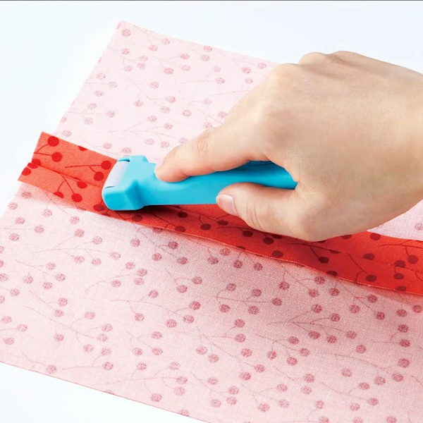 1Pc Quilting Seam Roller Sewing Quickly Press Roller Tool Sewing Machine Arts Crafts Easy to Grip Handle for Quilting