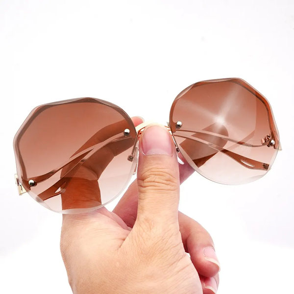 Women Gradient Ins Sunglasses Fashion Outdoor Female Glasses For Holiday Leisure Fashion Beach Style