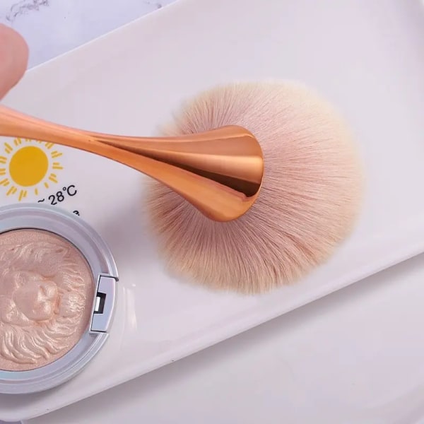 Cosmetic Brush Loose Powder Brush Oversized Highlighting Brush Blush Brush Soft Hair Makeup Fixing Powder Puff Beauty Tools