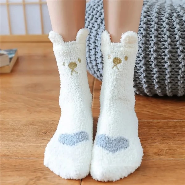 1 Pair Cute Women's Coral Velvet Socks Animal Cartoon Patterns Soft Comfortable Home Use Warm Autumn Winter Women's Floor Socks
