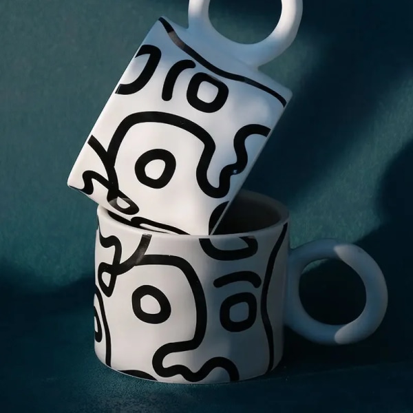 1pcs Personalized Graffiti Mug Breakfast Milk Coffee Mug for Friends Ceramic Cup Nordic Style Reusable Large Ear Drinkware Cup