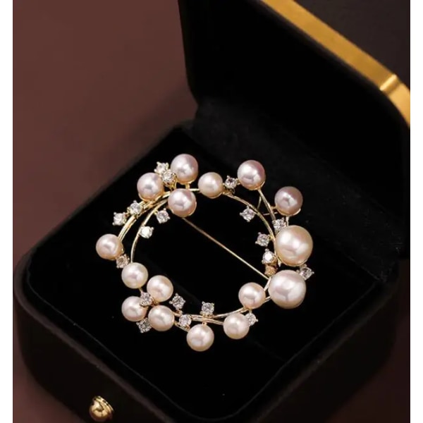 Trendy White Pearl Crystal Zircon Flower Brooch Pins For Women Girls Rhinestones Wreath Party Wedding Jewelry Gift 2023