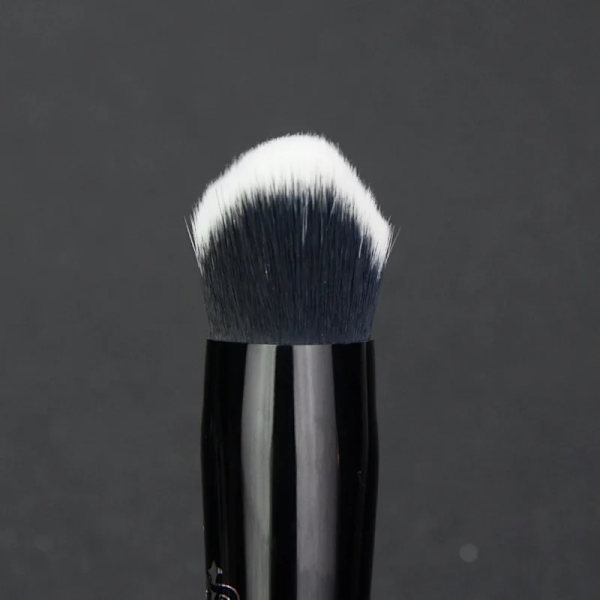 Makeup Brushes 3D Lock-It Edge Foundation Brush No.10 - Professional Foundation Sculpt Contour Makeup Brush