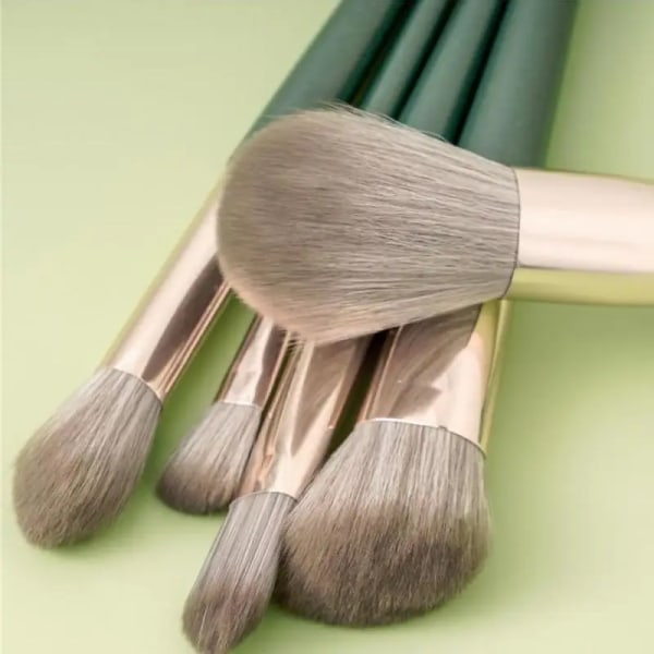 A Set Of 14 Makeup Brushes Green Cloud To Assist Novice Makeup Convenient Beauty Makeup Tools Makeup Brush Make-up For Women