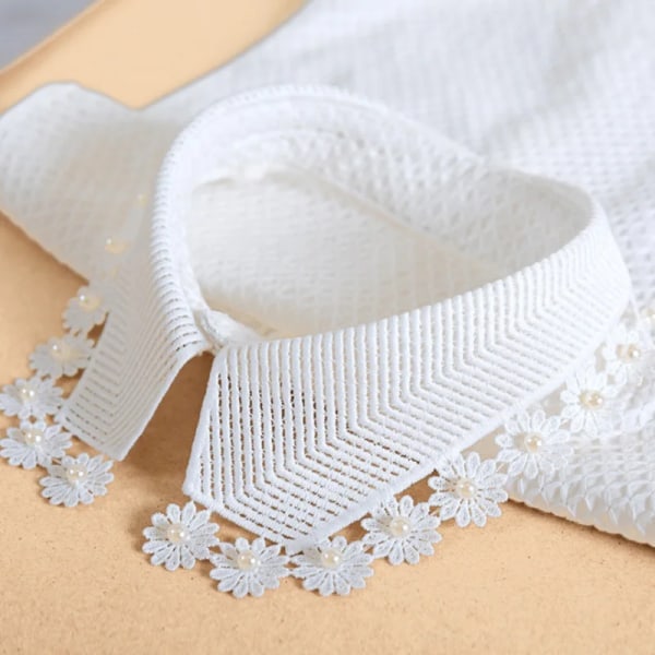 Elegant Womens Fake Collars Pearls White Cotton False Collars Woman Embroidery Lace Detachable Collar Shirt Faux Col Chemisie