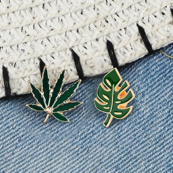Tree Leaf Enamel Pin Green Leaves Brooch Denim Jackets Backpack Lapel Pin Natural Badge For Women Men Cartoon Accessories Gift