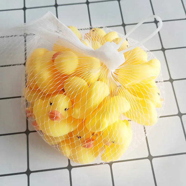 10Pcs Squeezing Call Rubber Race Squeaky Ducks Ducky Baby Bath Shower Birthday Favors Do Not Swallow Classic Toys Brinquedo